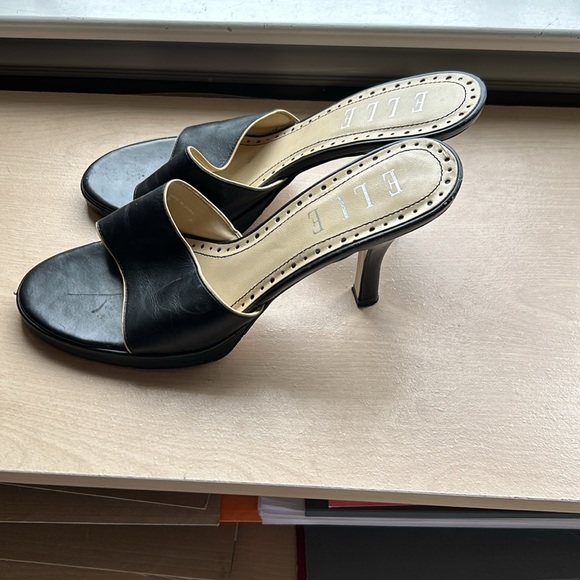 Ladies shoes - Picture 3 of 5